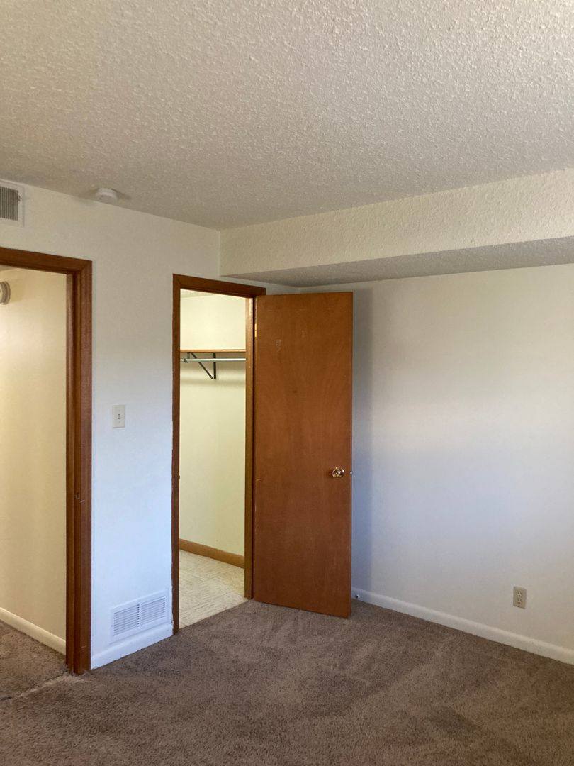 Apartment for rent at 1804 16th St, Rock Island, IL 61201