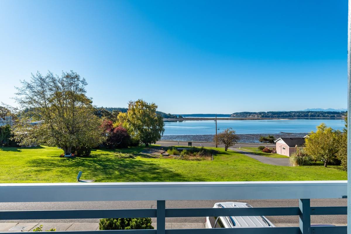 Apartment for rent at 1680 SE 10th Ave, Oak Harbor, WA 98277