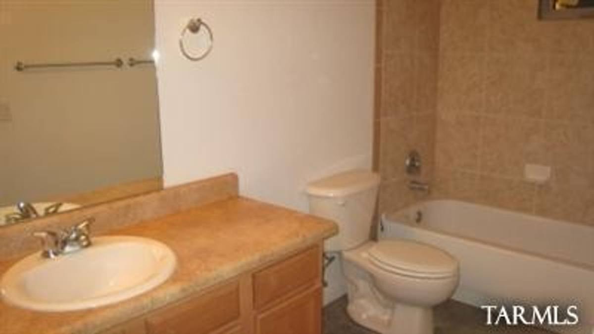 Townhouse for rent at 527 N Jacobus Ave, Tucson, AZ 85705