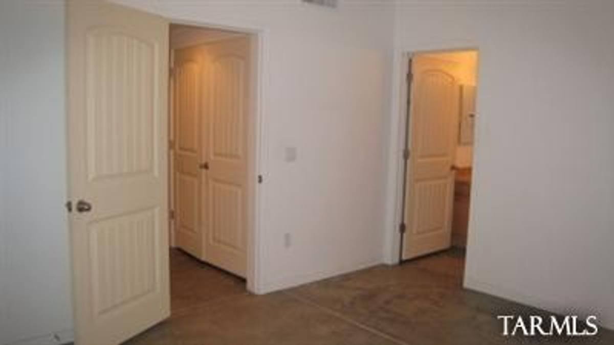 Townhouse for rent at 527 N Jacobus Ave, Tucson, AZ 85705