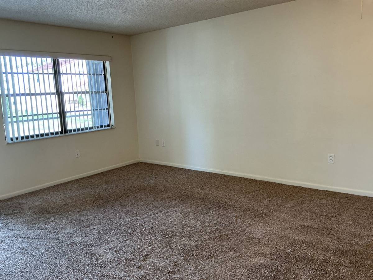 Apartment for rent at 1112 S Blvd, Lakeland, FL 33803