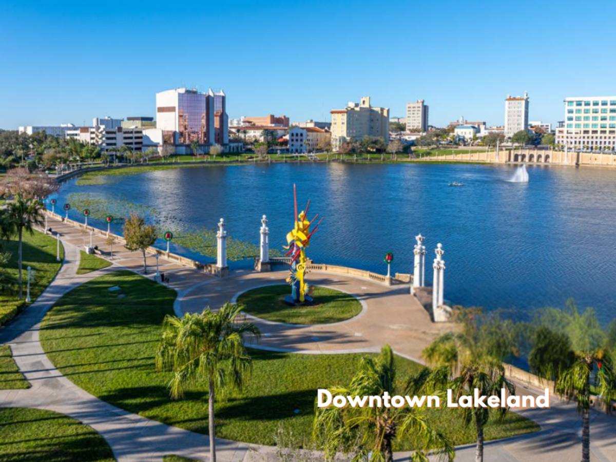 Apartment for rent at 1112 S Blvd, Lakeland, FL 33803