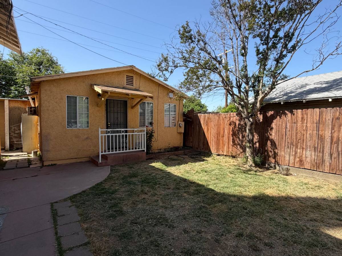 House for rent at 415 1 2 Arvin St, Bakersfield, CA 93308