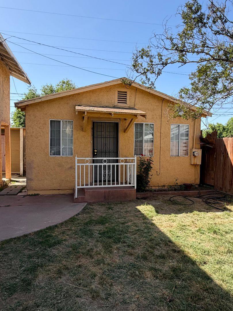 House for rent at 415 1 2 Arvin St, Bakersfield, CA 93308