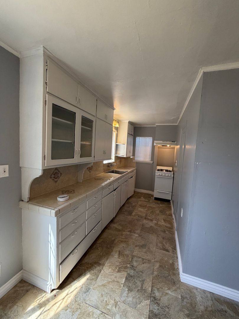 House for rent at 415 1 2 Arvin St, Bakersfield, CA 93308
