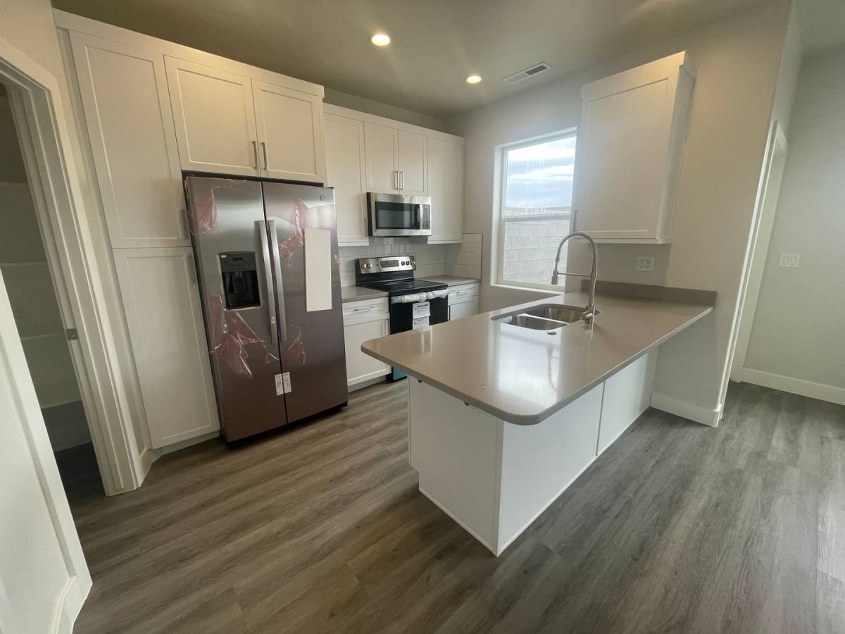 Townhouse for rent at 3843 S Mustang Valley Dr, Washington, UT 84780