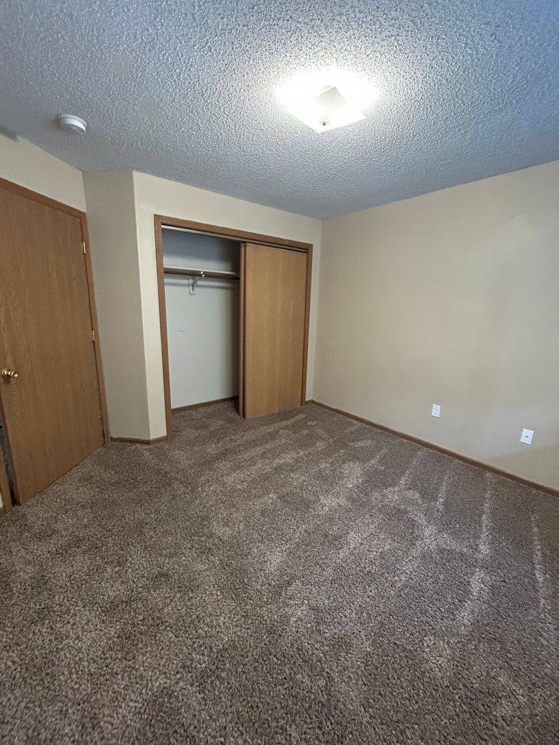Apartment for rent at 1201 E Bell Ave, Des Moines, IA 50315