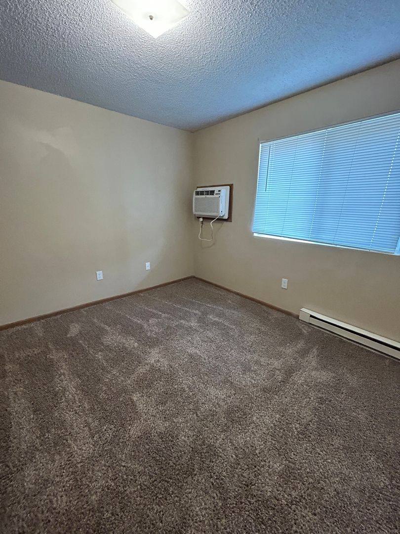 Apartment for rent at 1201 E Bell Ave, Des Moines, IA 50315