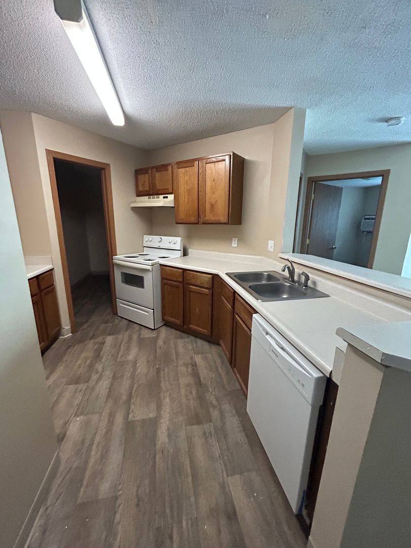 Apartment for rent at 1201 E Bell Ave, Des Moines, IA 50315