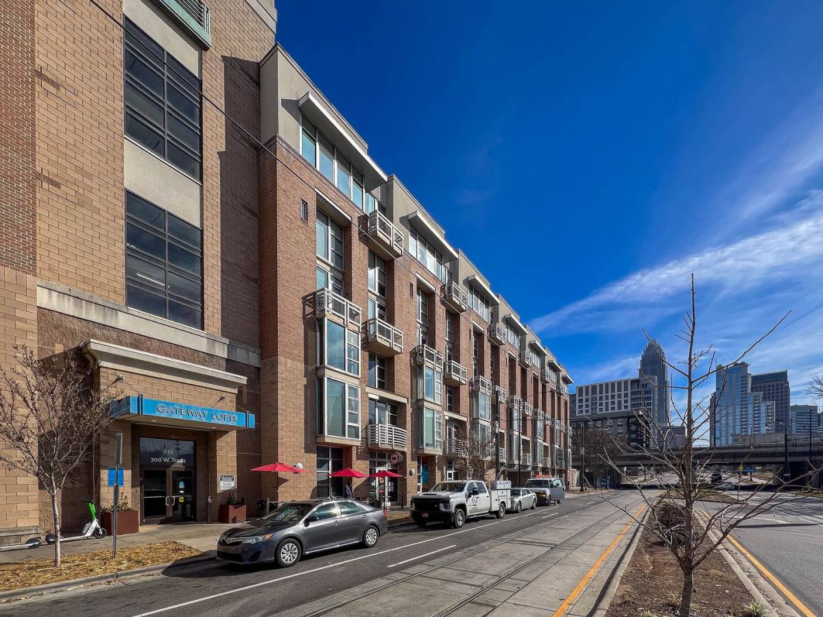 Condo for rent at 710 W Trade St, Charlotte, NC 28202