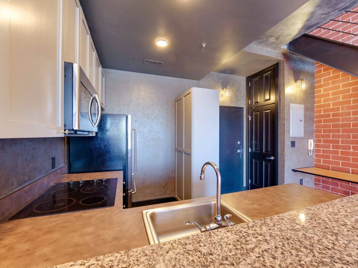 Condo for rent at 710 W Trade St, Charlotte, NC 28202