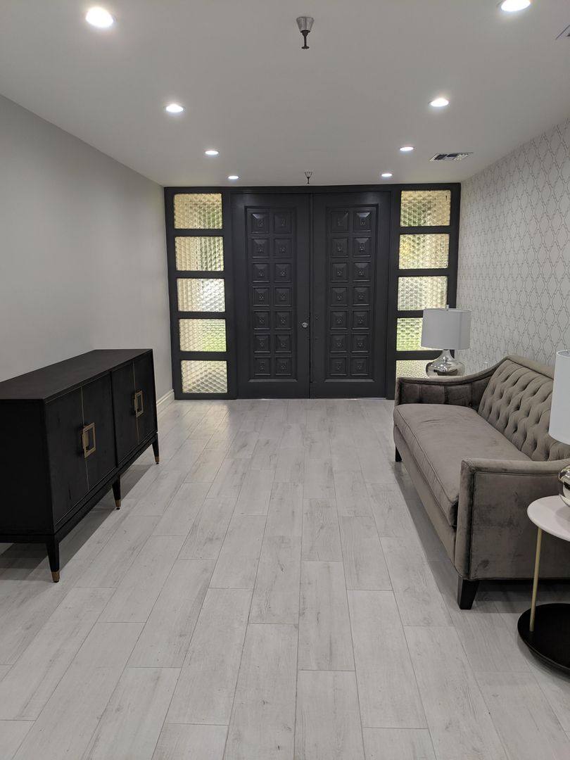 Apartment for rent at 130 N Wetherly Dr, Los Angeles, CA 90048