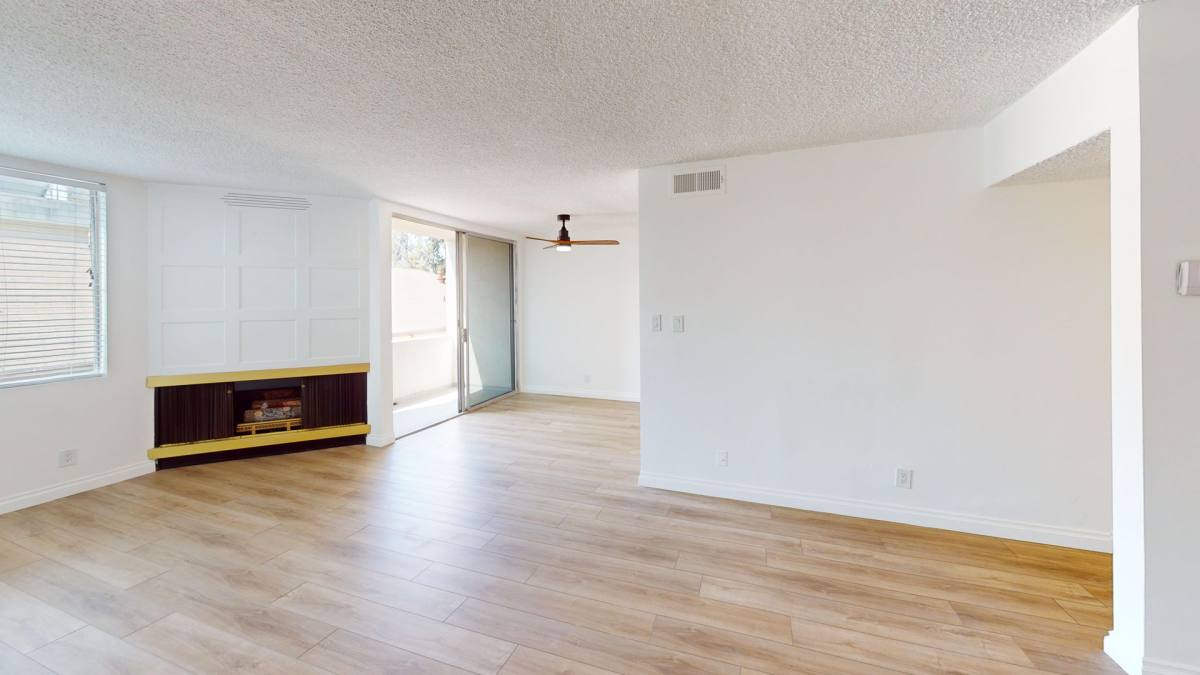 Apartment for rent at 130 N Wetherly Dr, Los Angeles, CA 90048