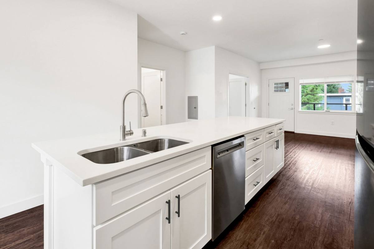 Apartment for rent at 619 E Myrtle St, Bellingham, WA 98225