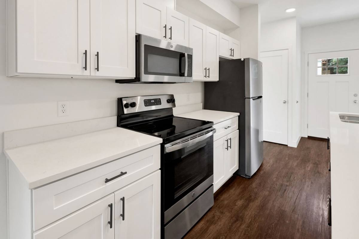 Apartment for rent at 619 E Myrtle St, Bellingham, WA 98225