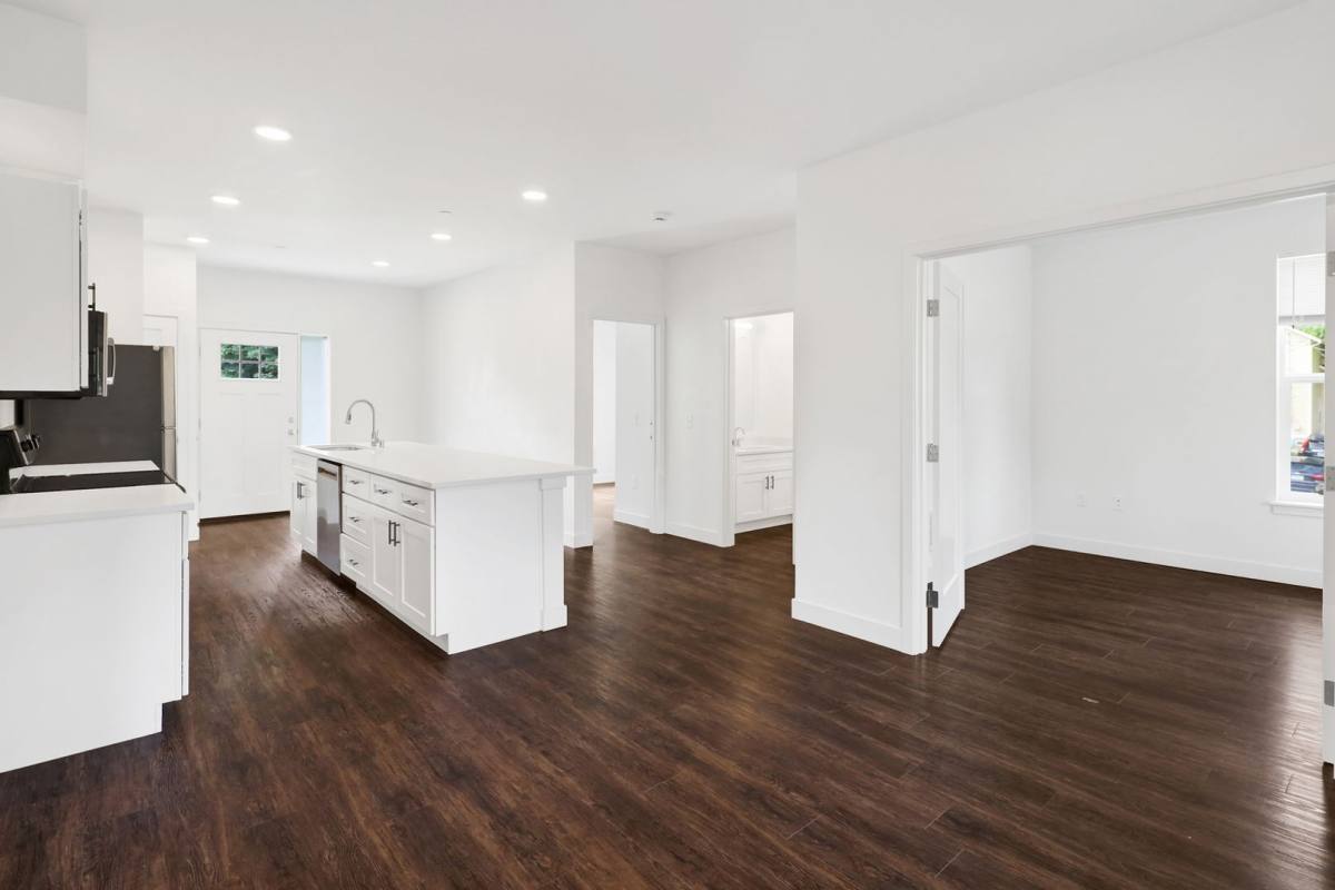Apartment for rent at 619 E Myrtle St, Bellingham, WA 98225