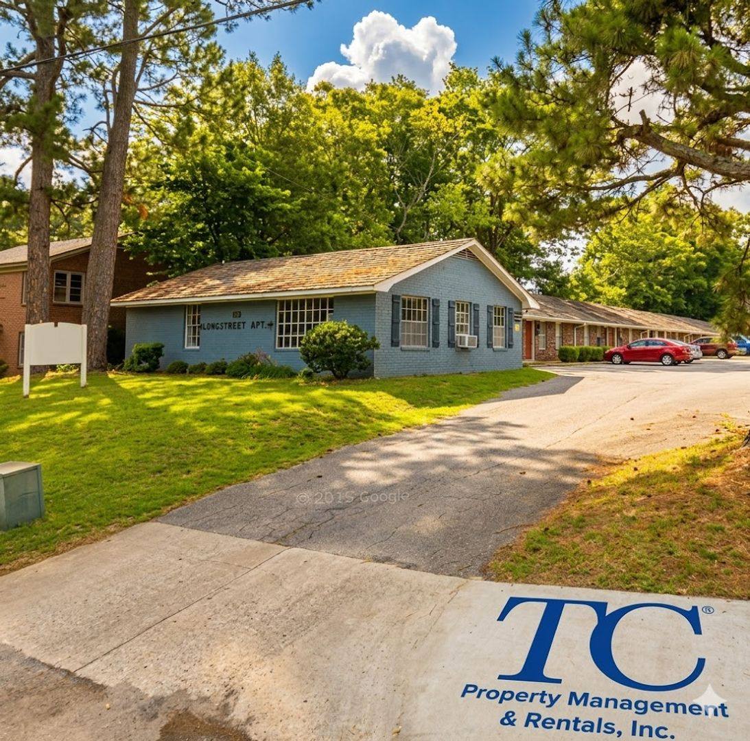 Apartment for rent at 570 Lambuth Blvd, Jackson, TN 38301