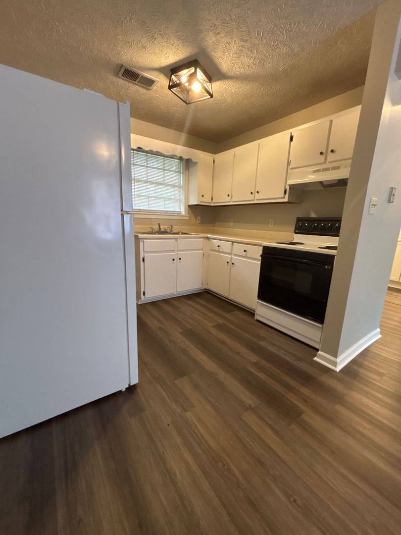 Apartment for rent at 570 Lambuth Blvd, Jackson, TN 38301