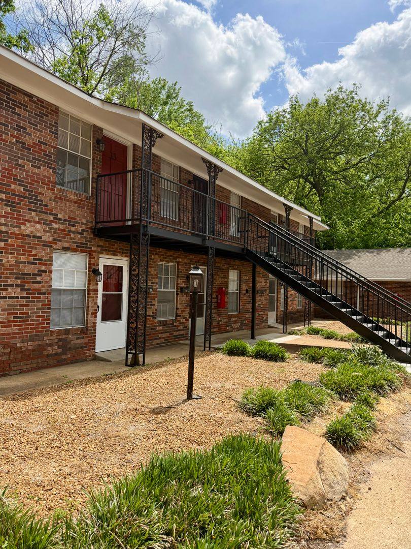 Apartment for rent at 570 Lambuth Blvd, Jackson, TN 38301