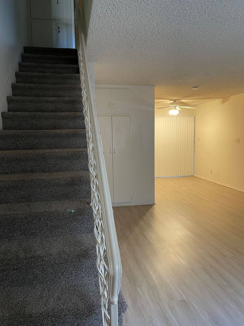 Apartment for rent at 1161 Linden Ave, Glendale, CA 91201