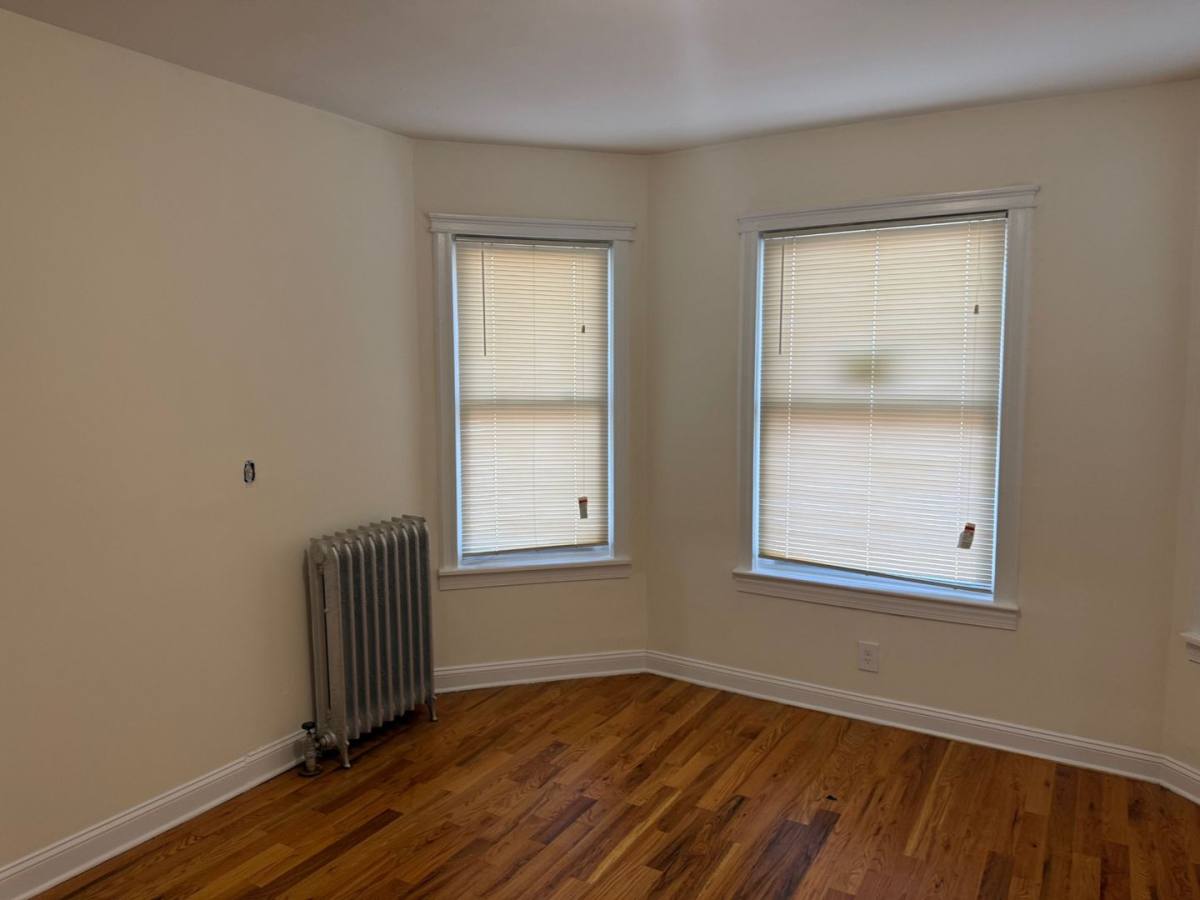 Apartment for rent at 165 N Oraton Parkway, East Orange, NJ 07017