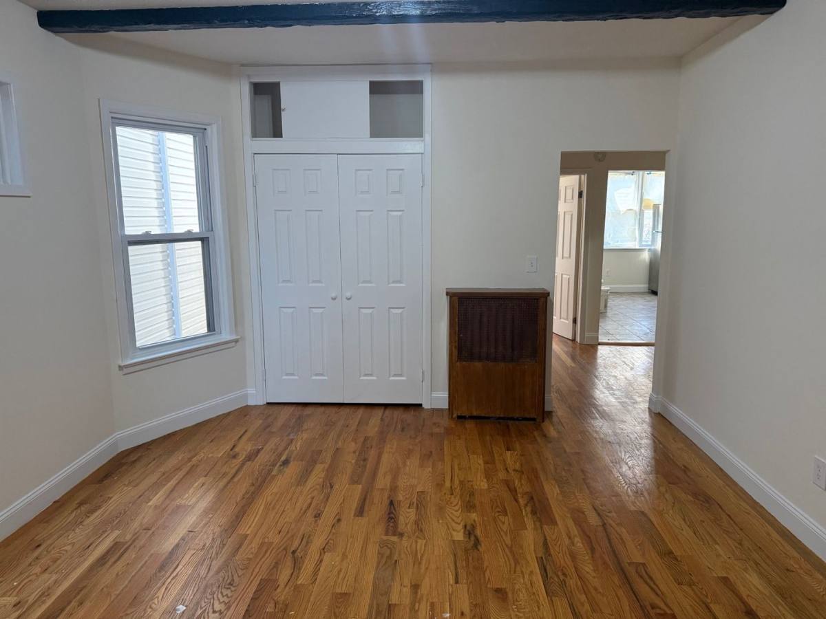 Apartment for rent at 165 N Oraton Parkway, East Orange, NJ 07017