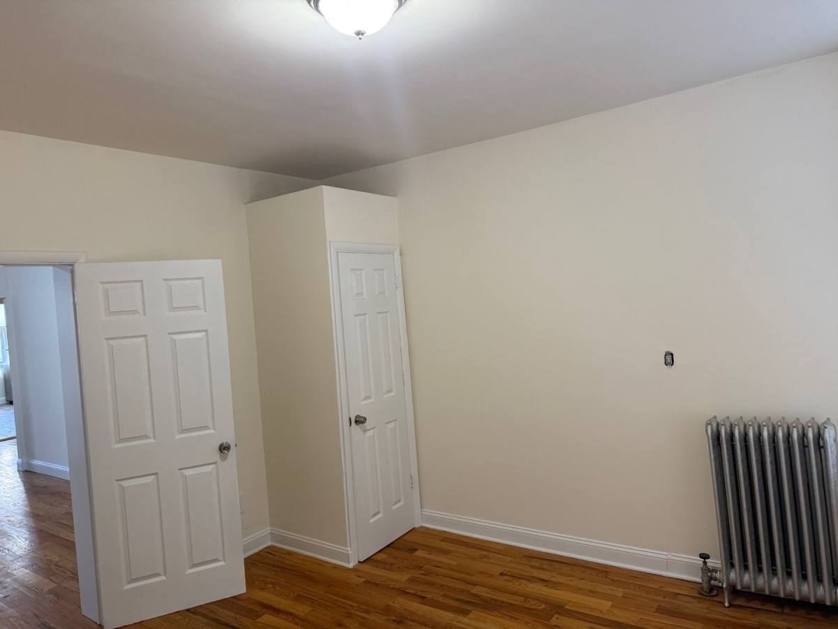 Apartment for rent at 165 N Oraton Parkway, East Orange, NJ 07017