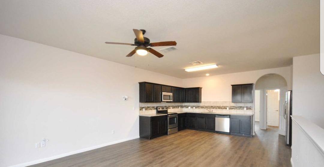 Townhouse for rent at 2017 Muirfield Bend Dr, Hutto, TX 78634