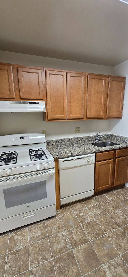 Apartment for rent at 1201 W Crestview Dr, Lebanon, PA 17042
