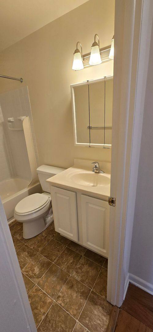Apartment for rent at 1201 W Crestview Dr, Lebanon, PA 17042