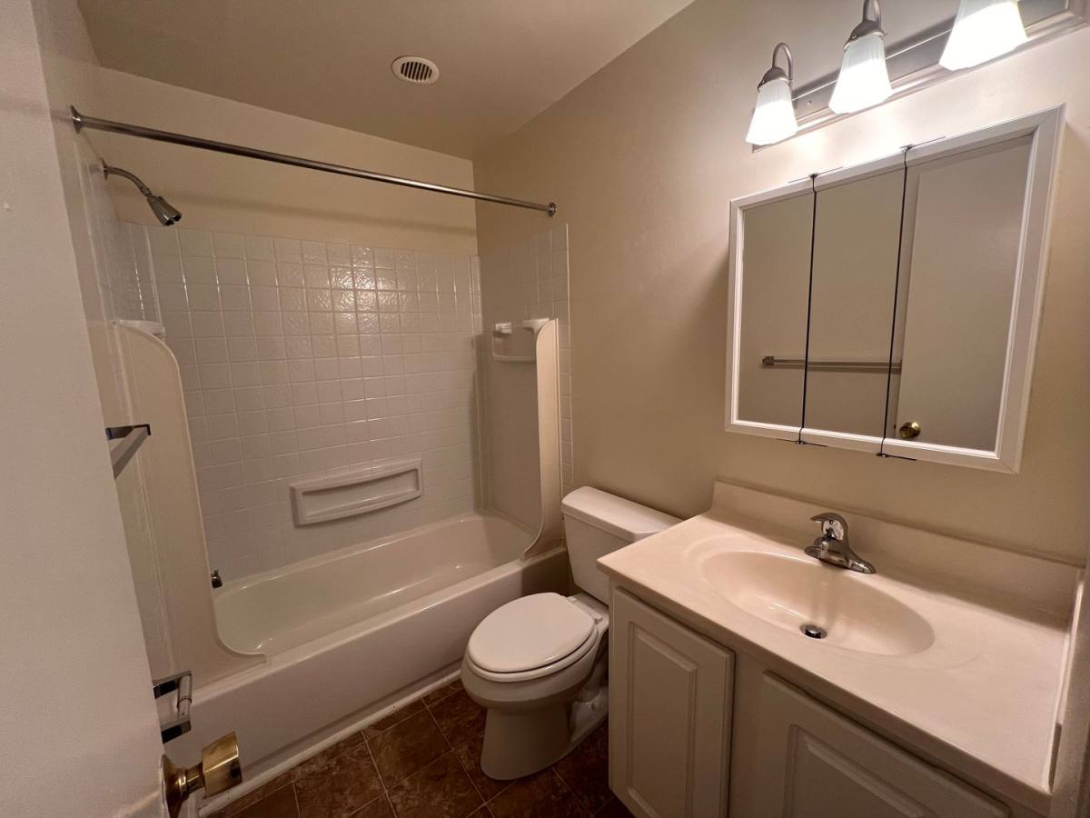 Apartment for rent at 1201 W Crestview Dr, Lebanon, PA 17042