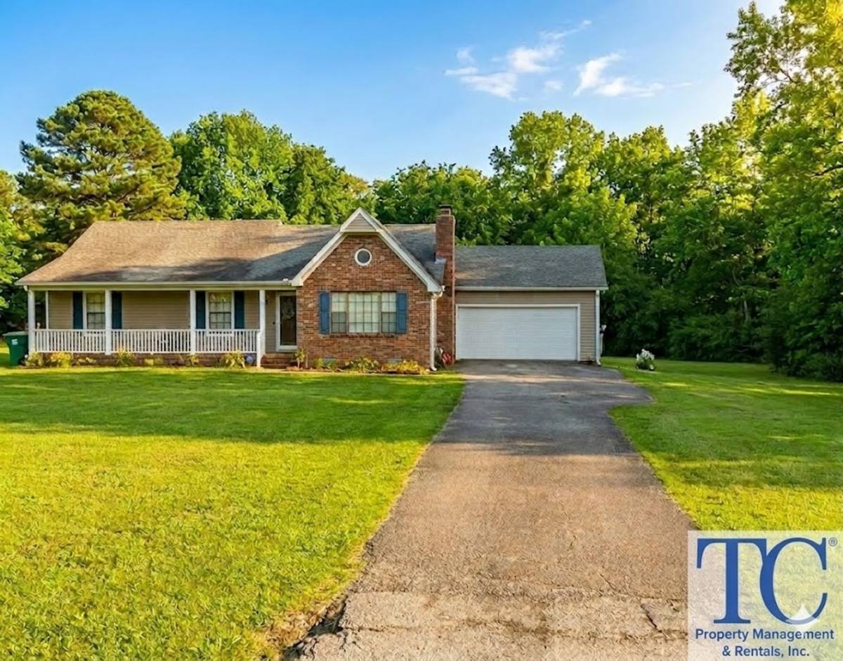 House for rent at 1068 Old Humboldt Rd, Jackson, TN 38305