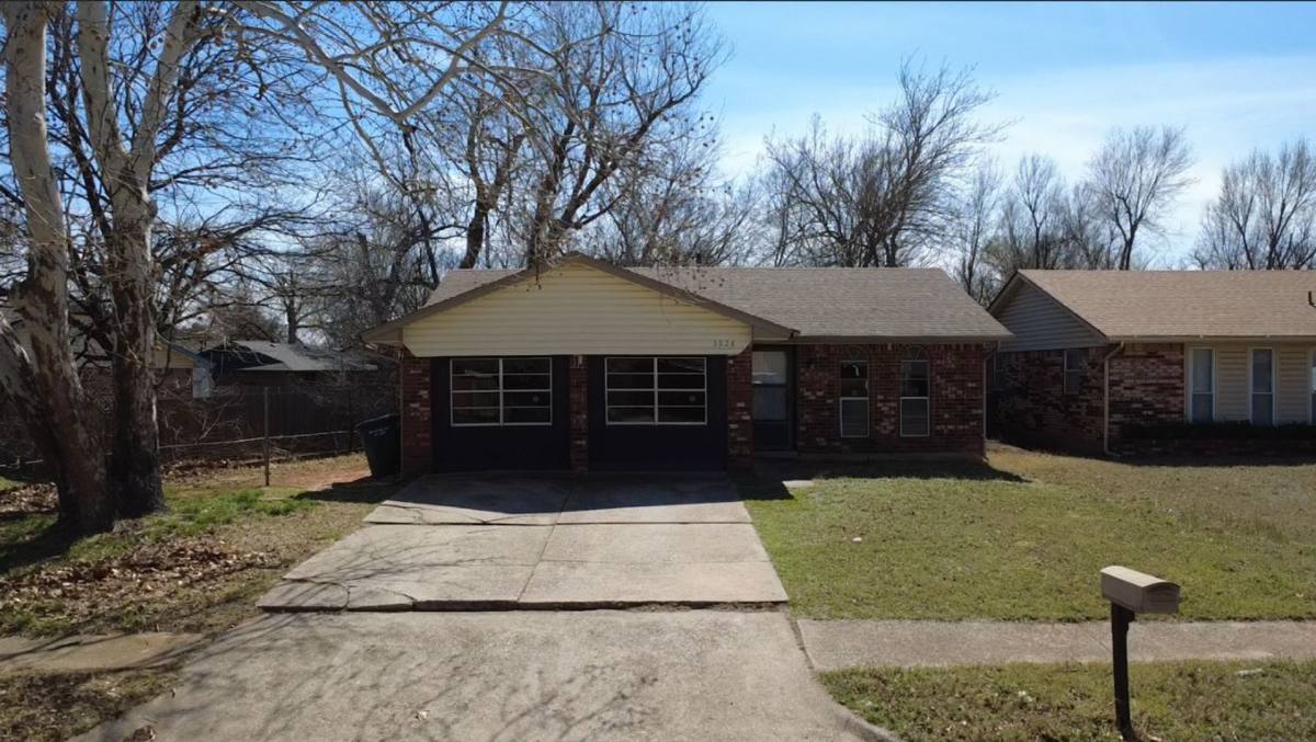 House for rent at 3024 Hillside Dr, Oklahoma City, OK 73115