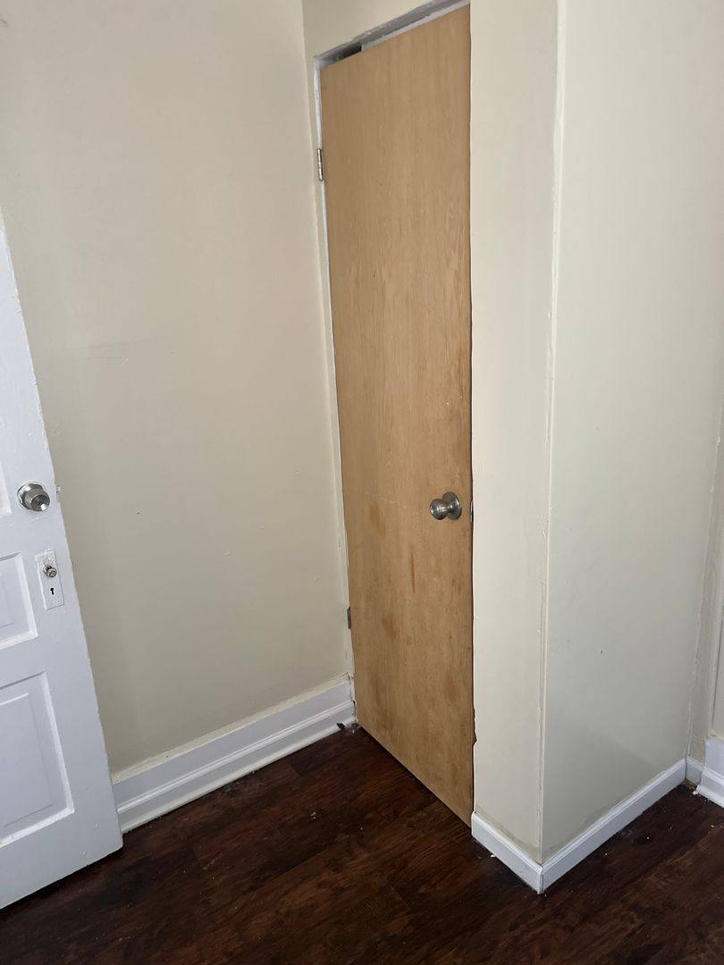 Apartment for rent at 1115 W 19th Place, Chicago, IL 60608