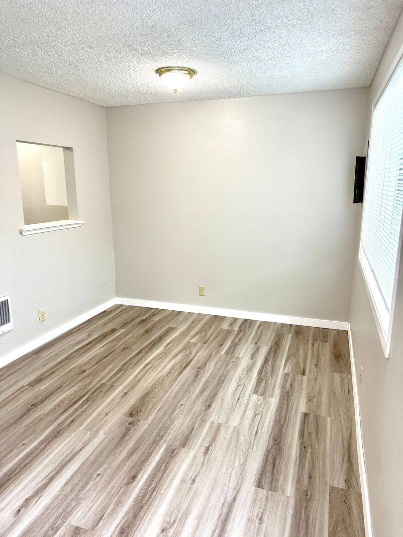 Apartment for rent at 608 R St, Vancouver, WA 98661