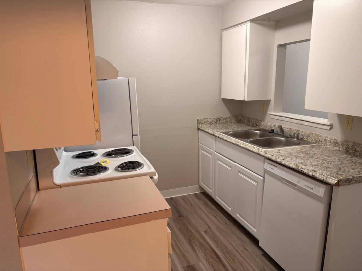 Apartment for rent at 608 R St, Vancouver, WA 98661