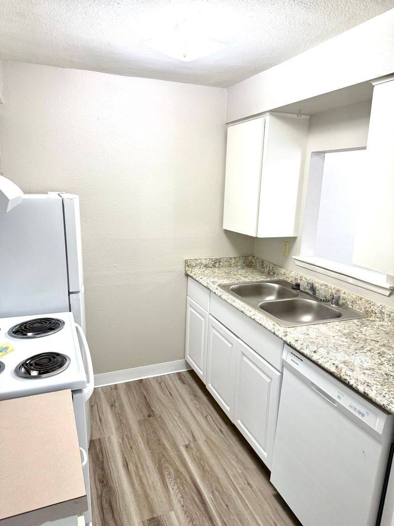 Apartment for rent at 608 R St, Vancouver, WA 98661