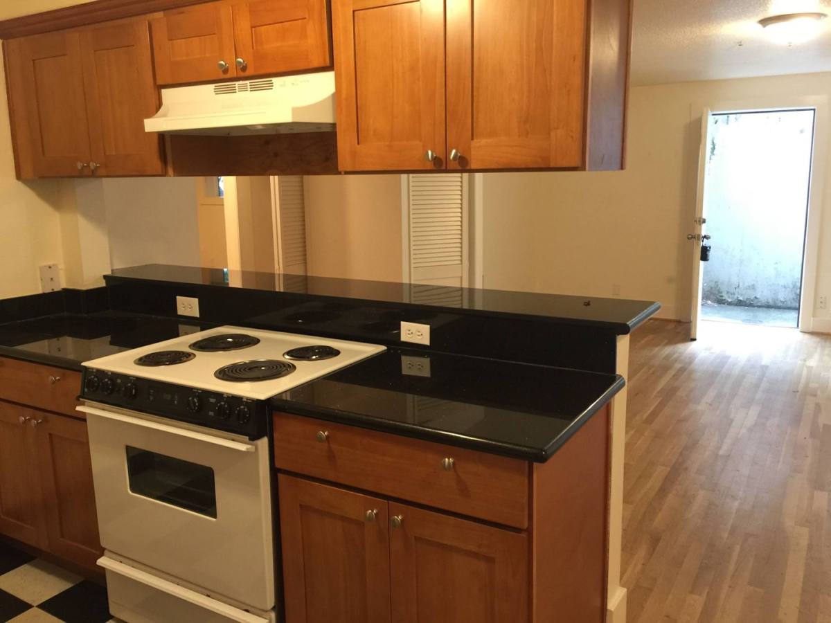 Townhouse for rent at 426 NE 75th Ave, Portland, OR 97213