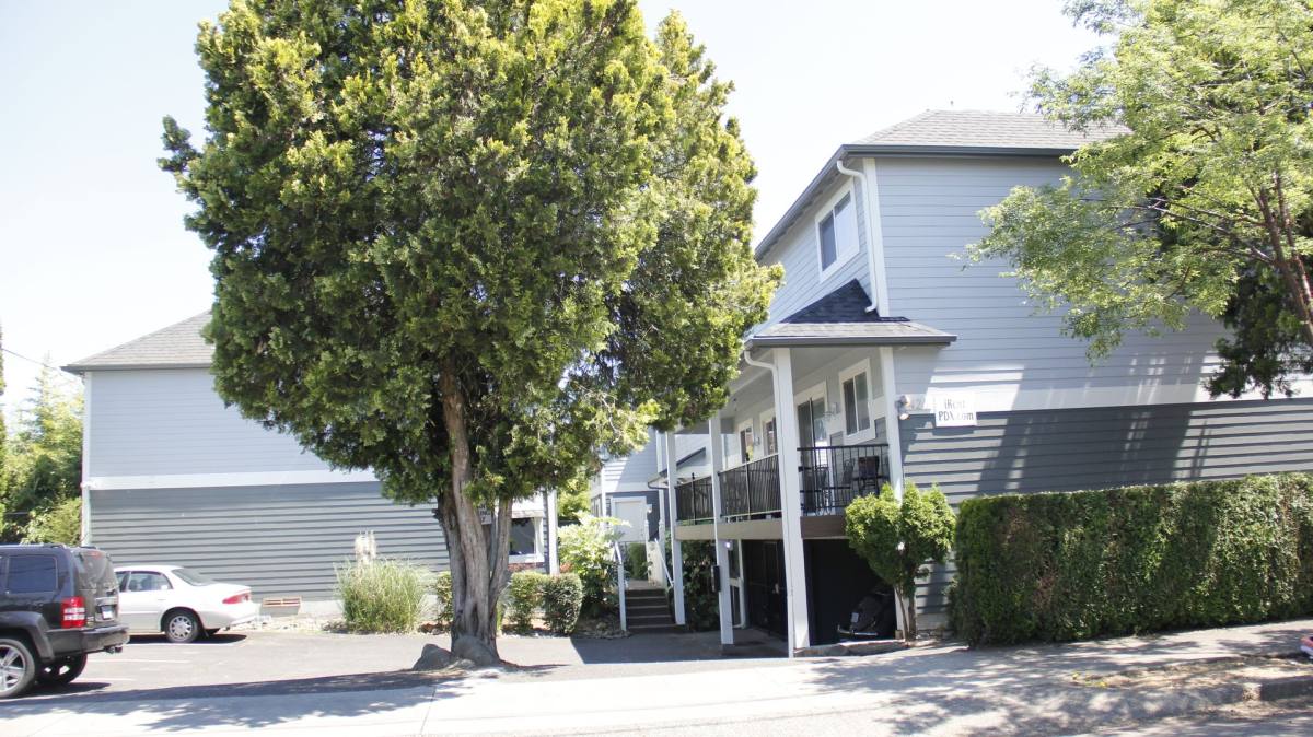 Townhouse for rent at 426 NE 75th Ave, Portland, OR 97213