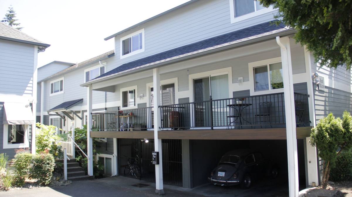 Townhouse for rent at 426 NE 75th Ave, Portland, OR 97213