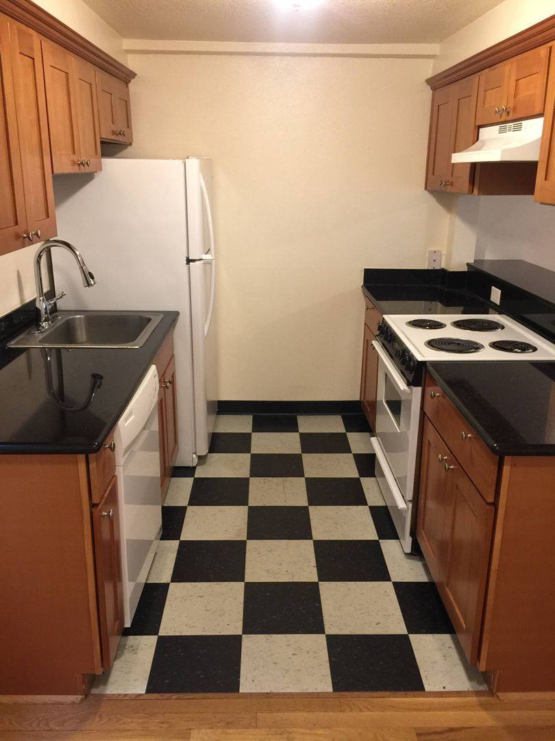 Townhouse for rent at 426 NE 75th Ave, Portland, OR 97213