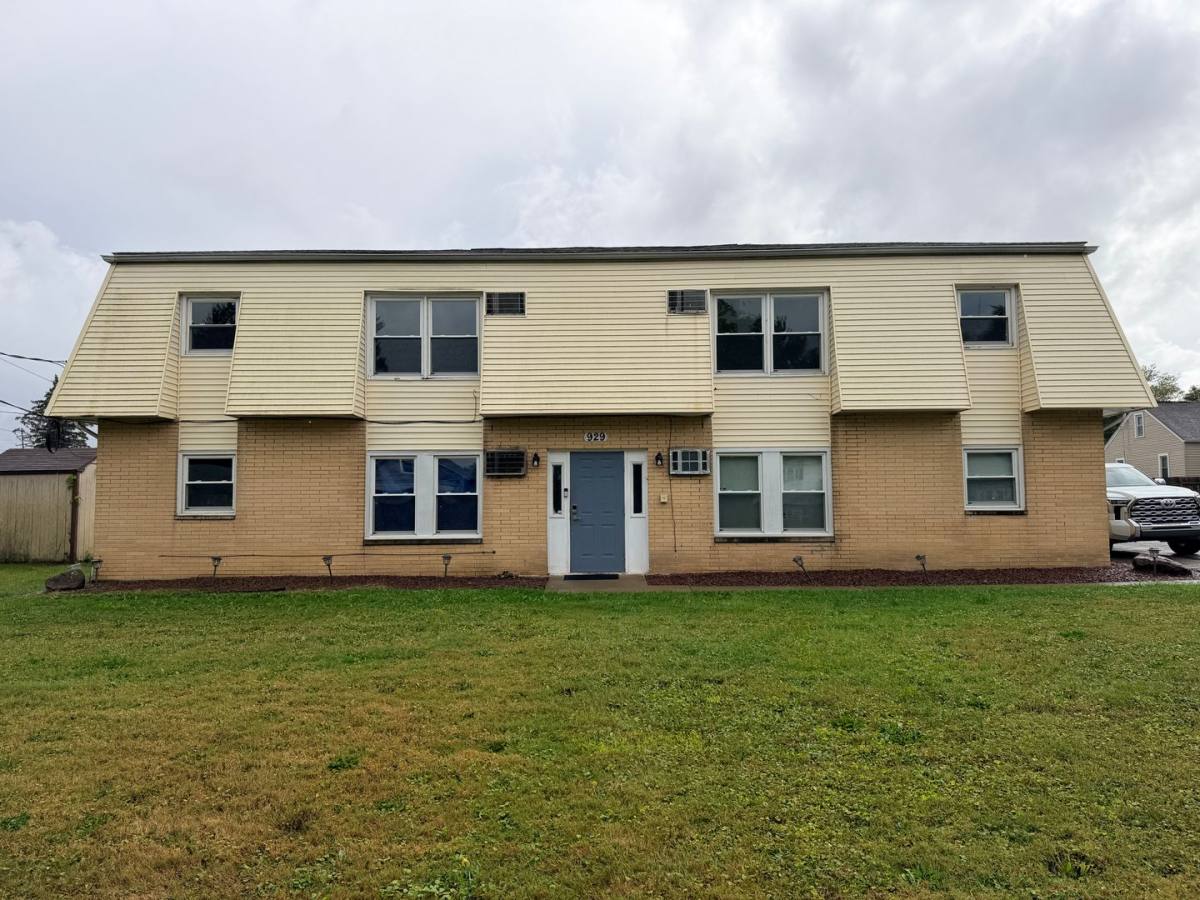 Apartment for rent at 929 Cook Ave, Youngstown, OH 44512