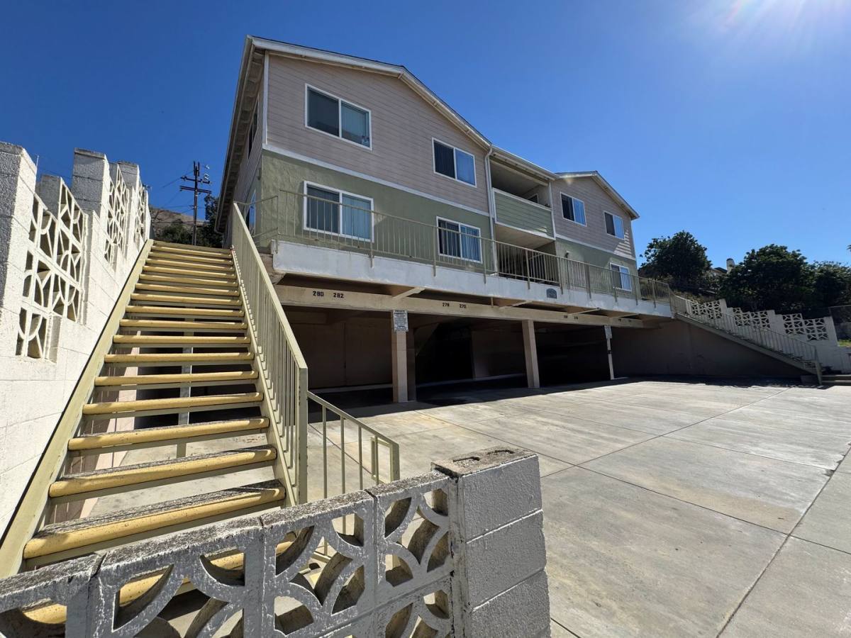 Apartment for rent at 268-282 Wall St, Ventura, CA 93001
