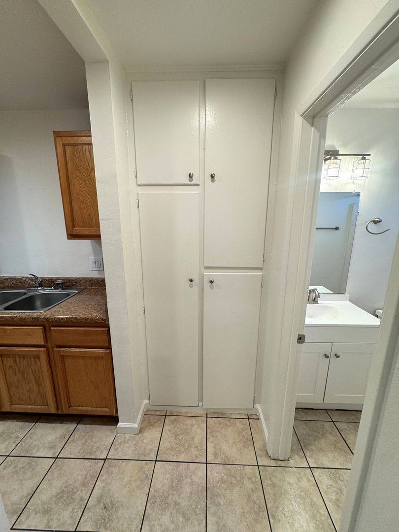 Apartment for rent at 268-282 Wall St, Ventura, CA 93001
