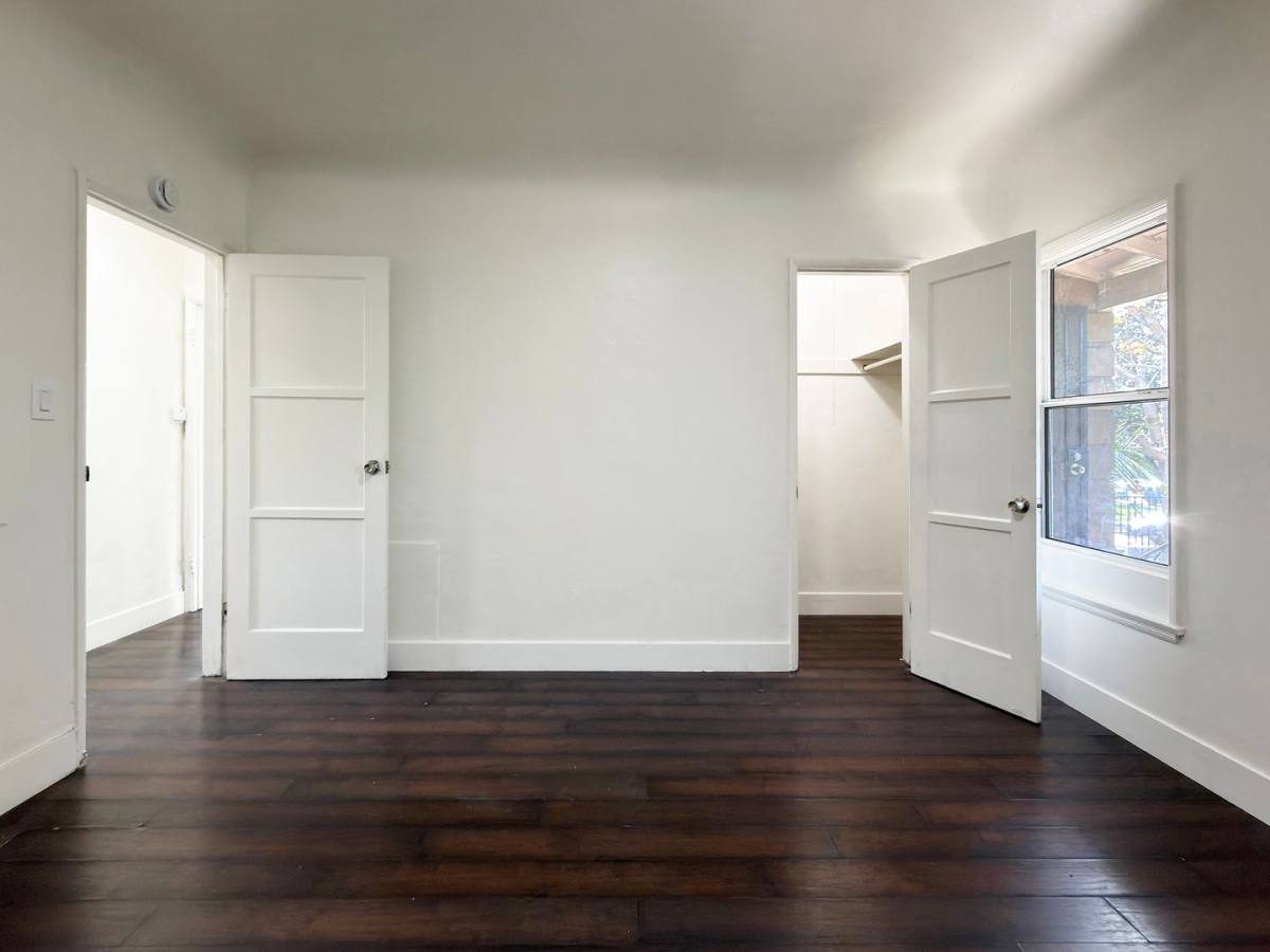 Apartment for rent at 2021 Pine Ave, Long Beach, CA 90806