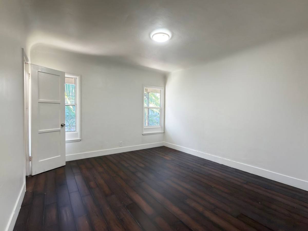 Apartment for rent at 2021 Pine Ave, Long Beach, CA 90806