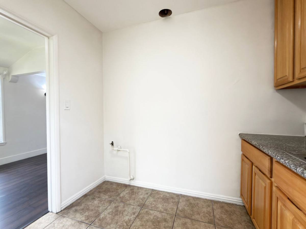 Apartment for rent at 2021 Pine Ave, Long Beach, CA 90806