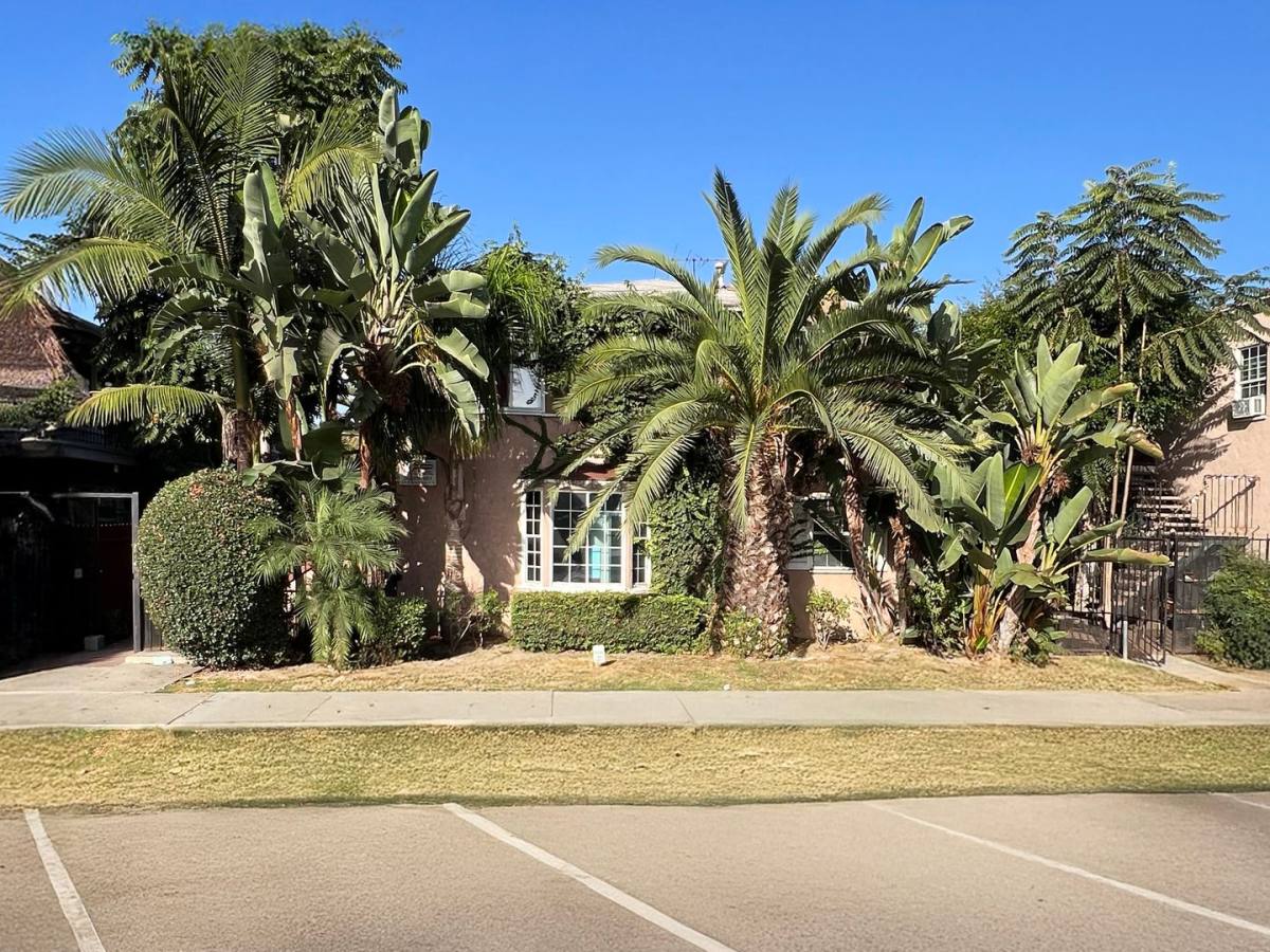 Apartment for rent at 2021 Pine Ave, Long Beach, CA 90806