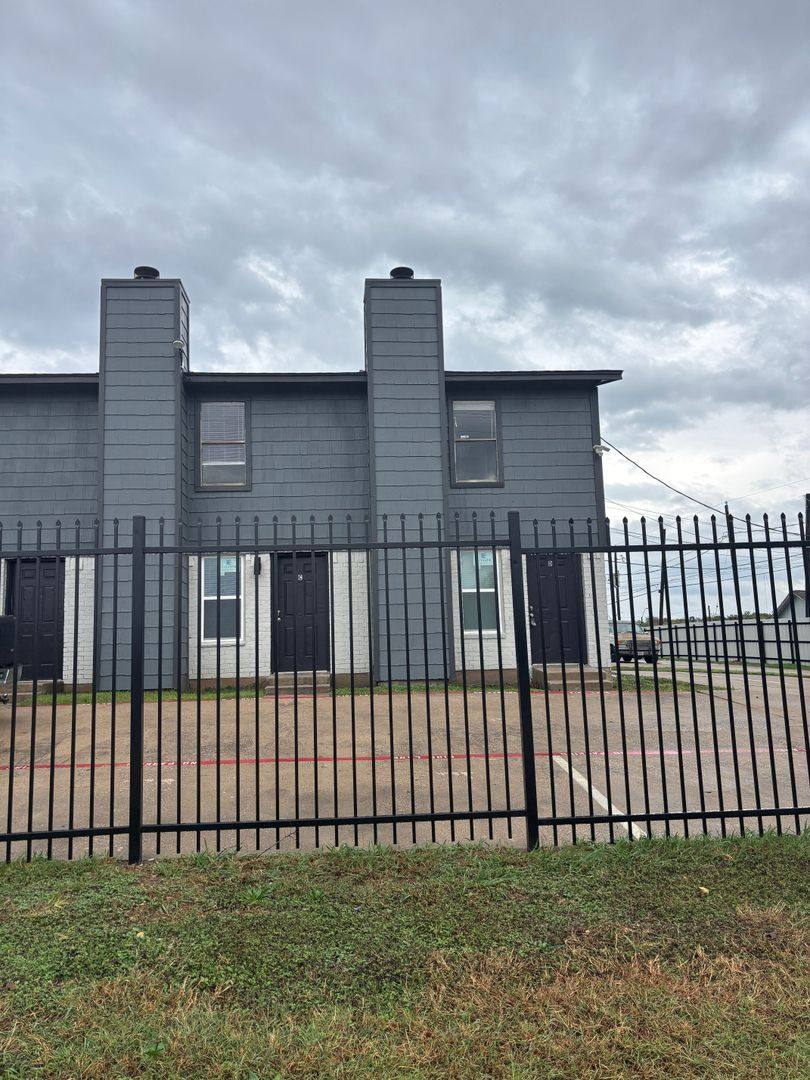 Apartment for rent at 3204 McLean St, Fort Worth, TX 76103