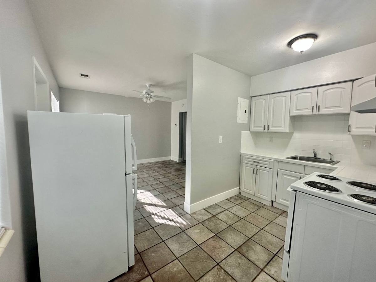 Apartment for rent at 4246 & 4300 Seagrape Dr, Fort Lauderdale, FL 33308